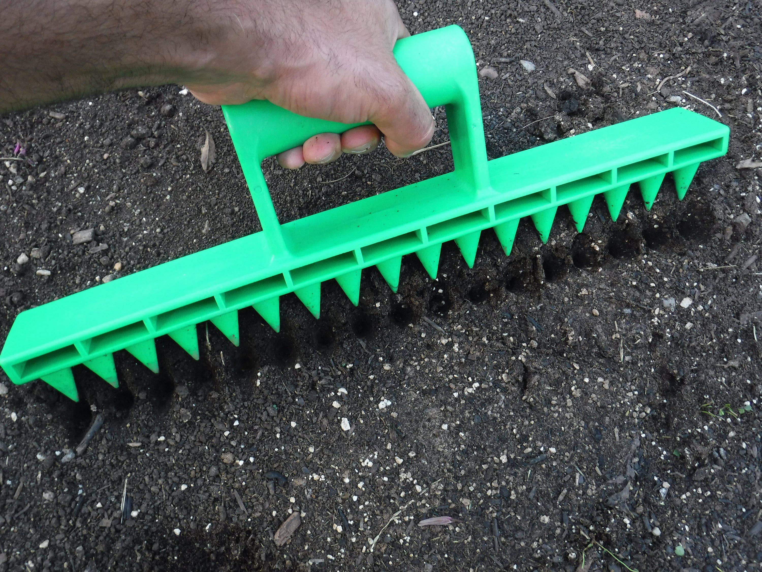 Seed-in Soil Digger and Soil Spacer for Planting Seeds